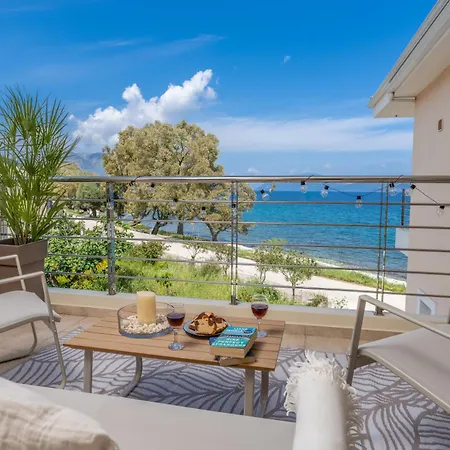 Apartment Aura Seaside Karavomylos